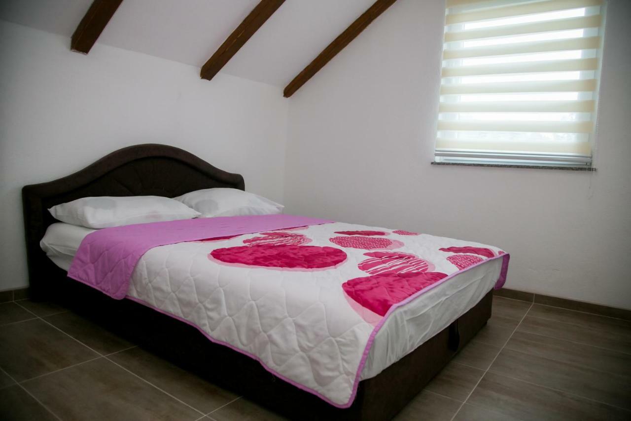 Nektar Park Villa Sara Bihać Dış mekan fotoğraf